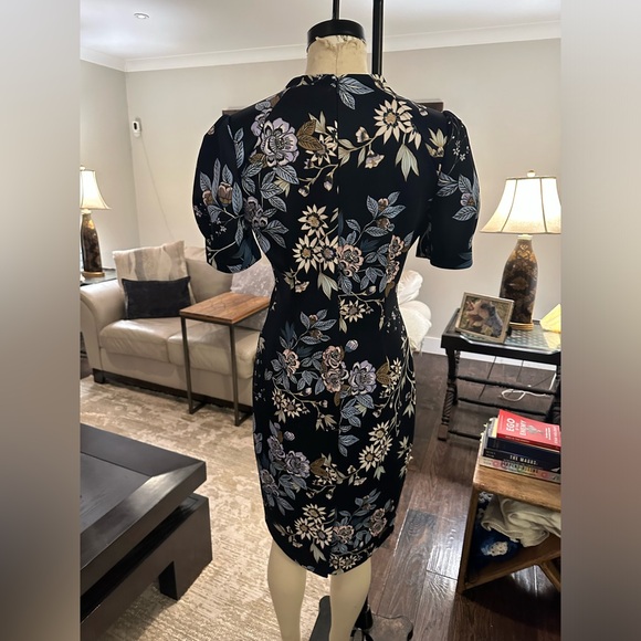 Beautiful stretch floral dress New - Picture 5 of 5